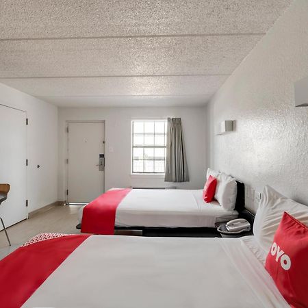 Oyo Hotel Houston Katy Freeway Exterior foto